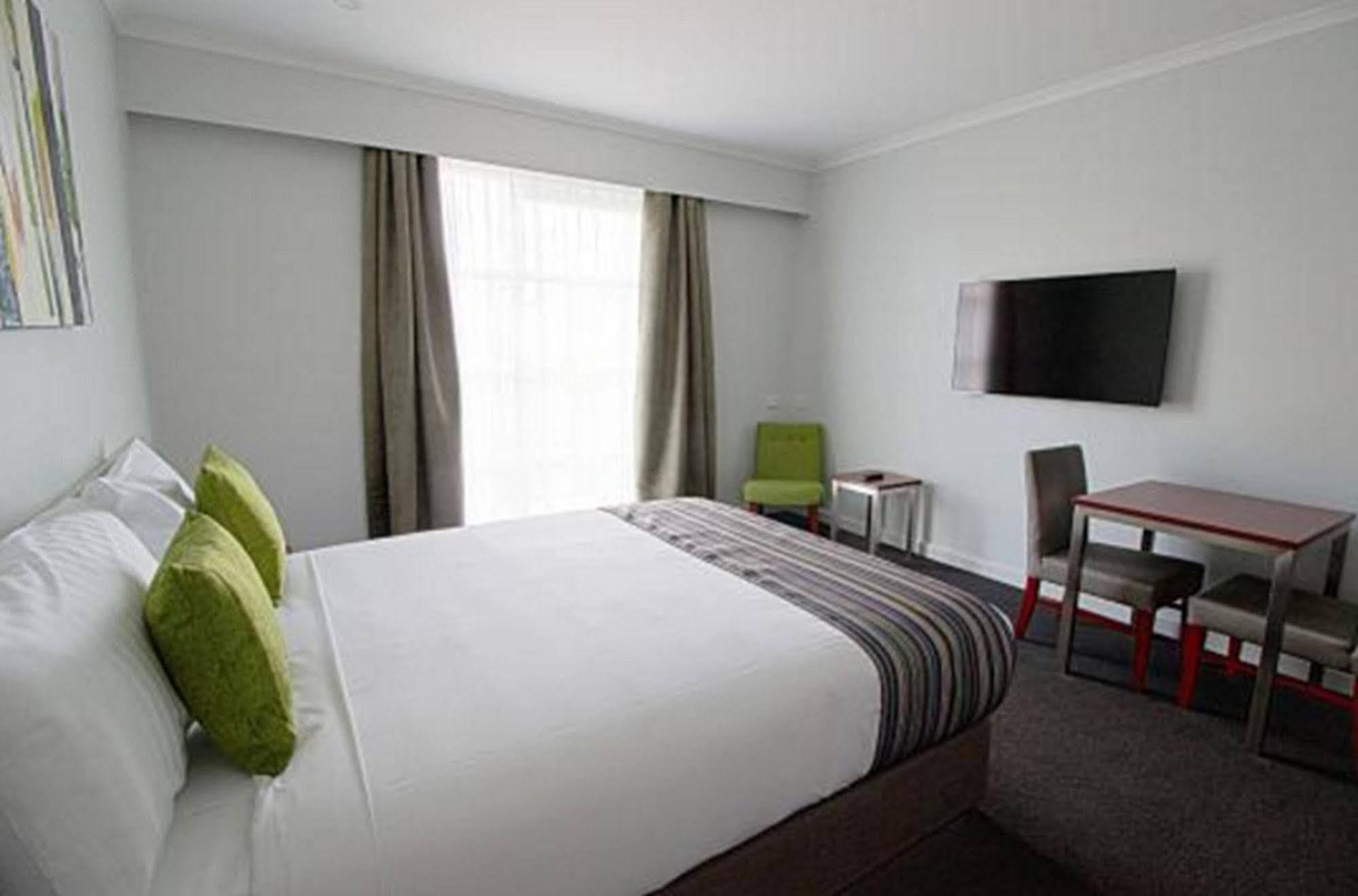 Abode Narrabundah Hotel Canberra Exterior foto