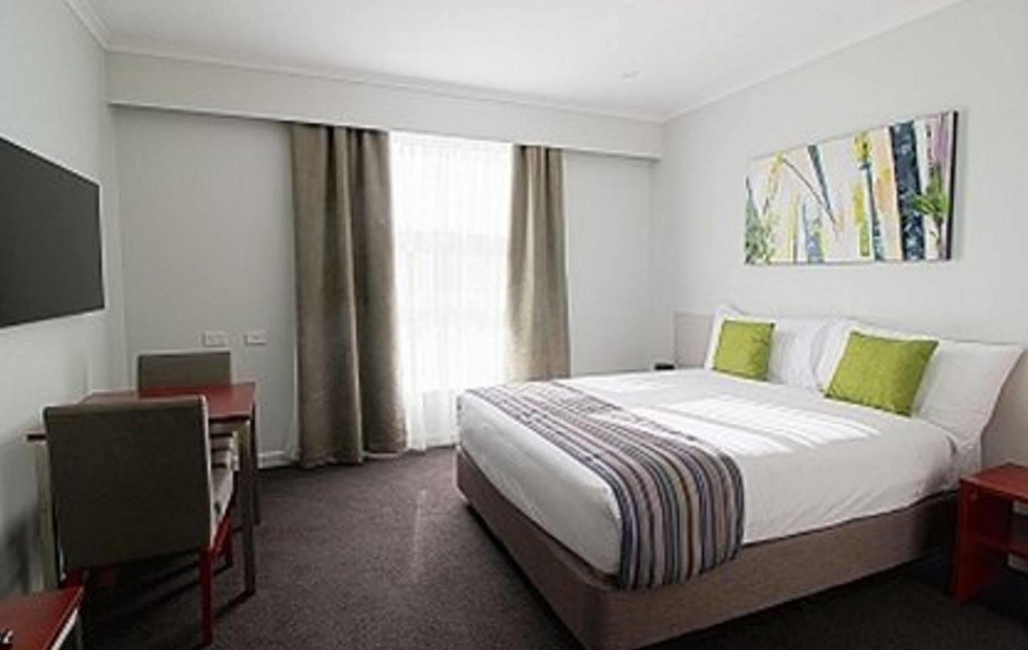 Abode Narrabundah Hotel Canberra Exterior foto
